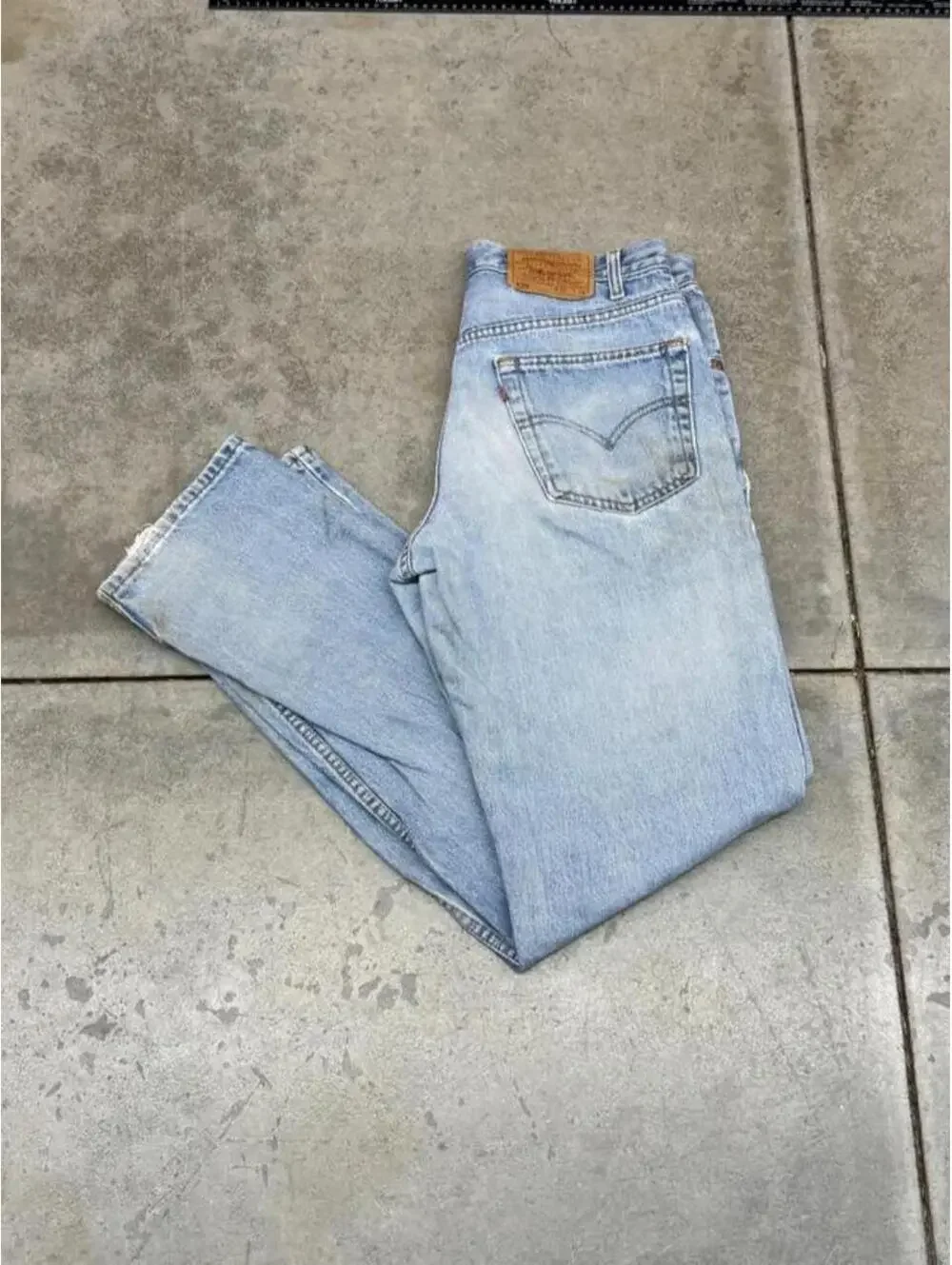 vintage levis 550 faded blue relaxed baggy fit jeans size 32 x 34